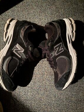 New Balance Black & White Knit Sneakers with Logo Tag